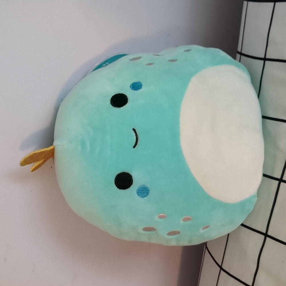 Chat the dino Squishmallow